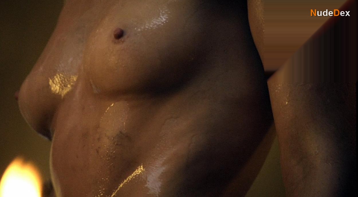 Anna Hutchison in Spartacus, photo 15