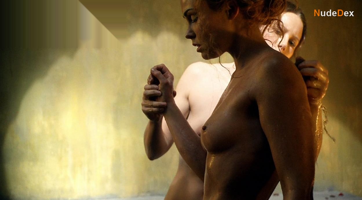 Anna Hutchison in Spartacus, photo 17