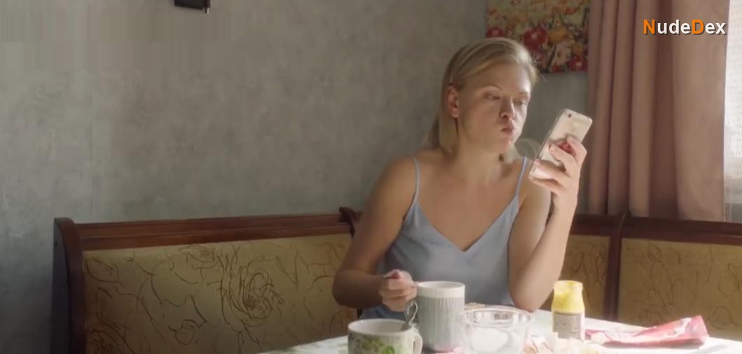 Anna Kotova in Sisters, photo 2