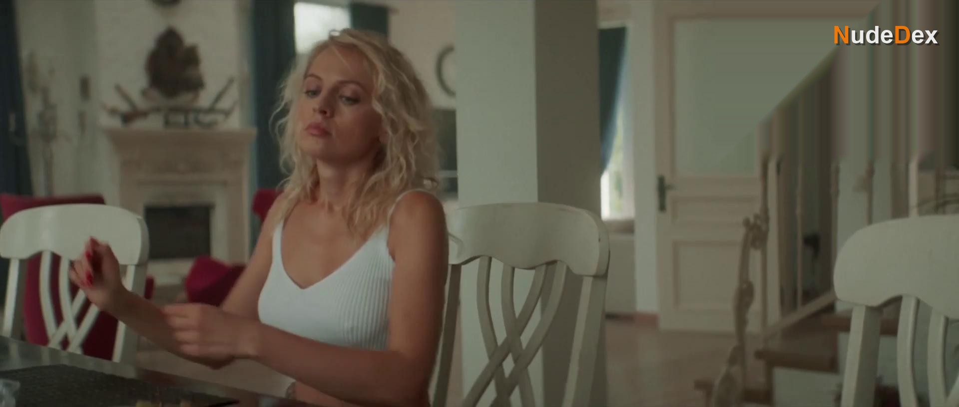 Anna Kotova in Sisters, photo 10