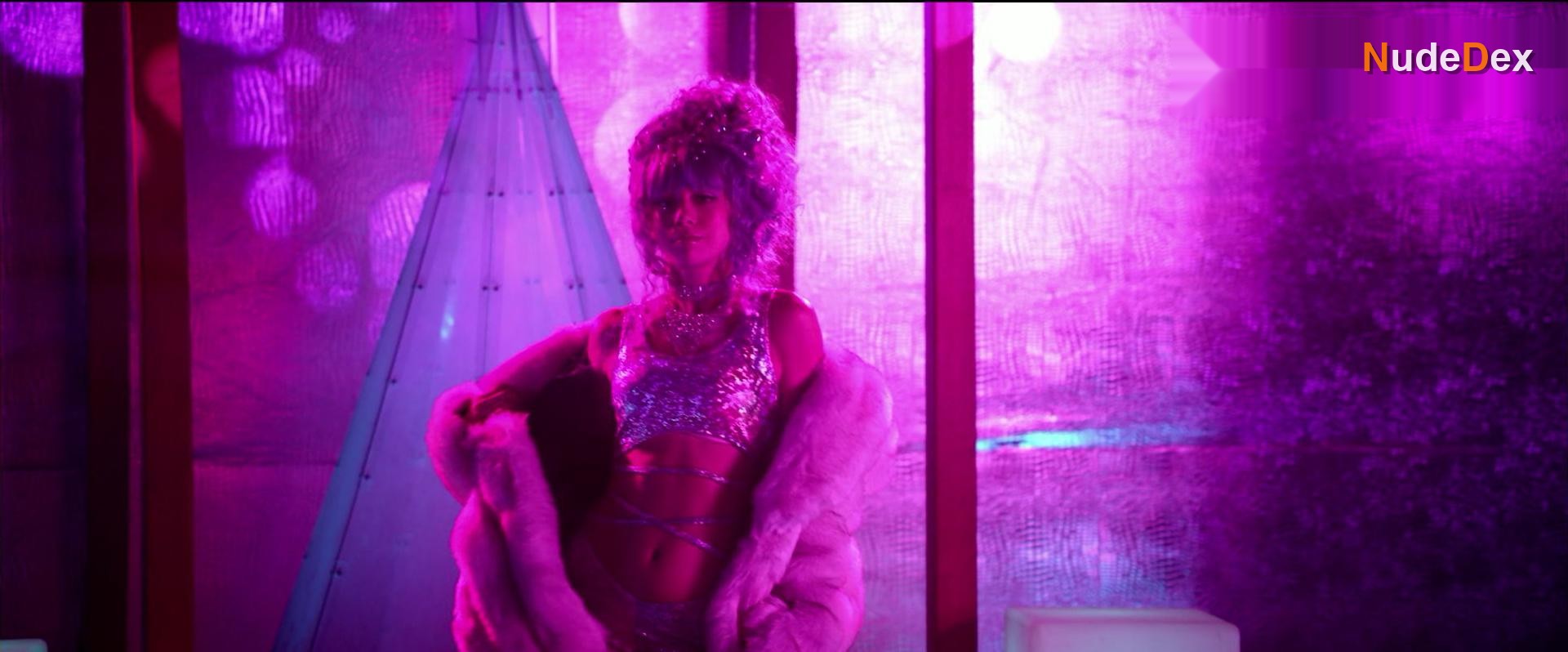 Anna Lore in My Valentine, photo 1
