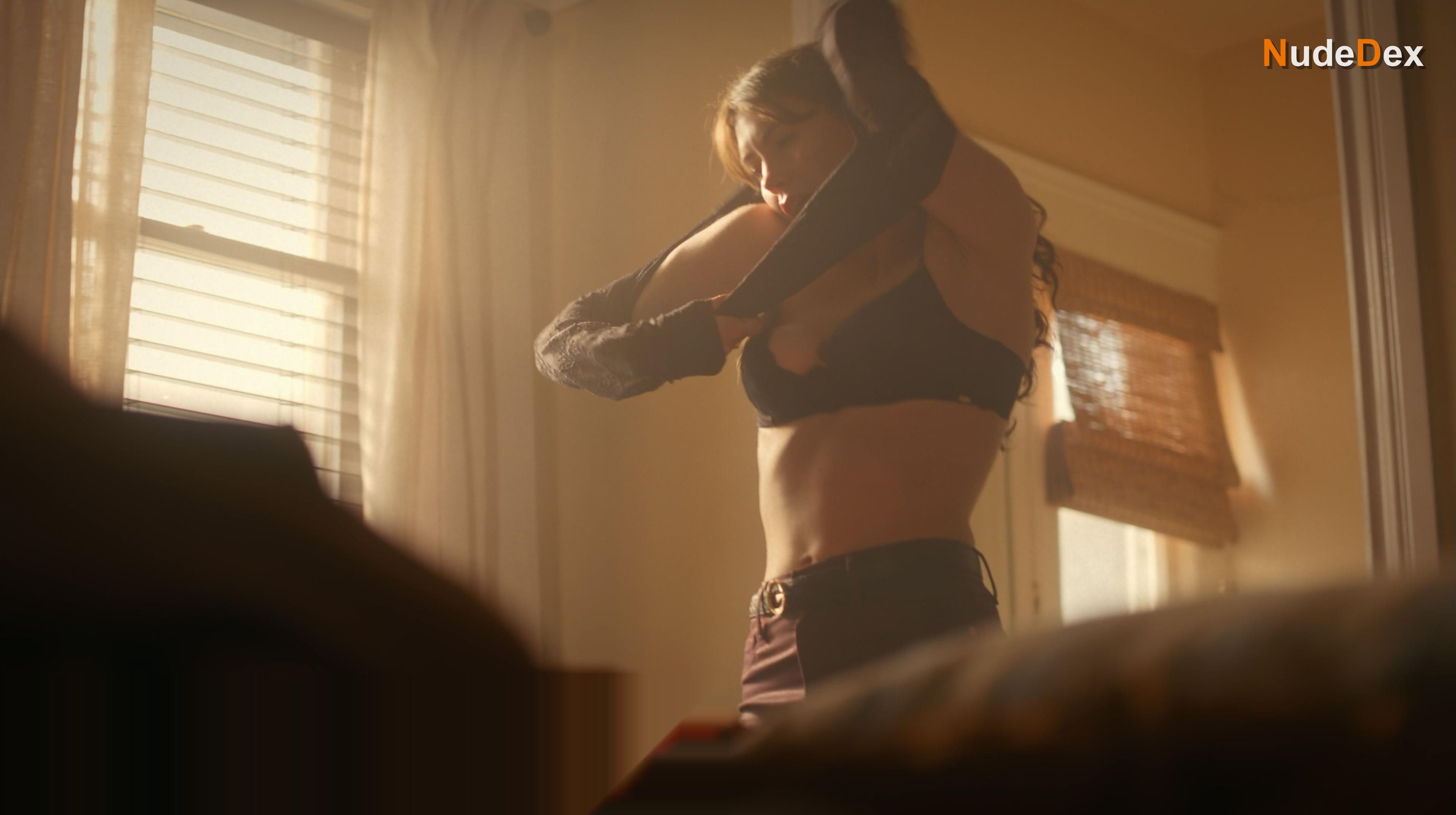 Elizabeth Lail in Countdown