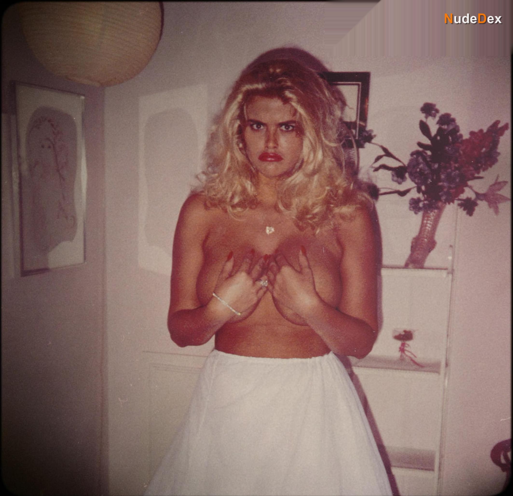 Anna Nicole Smith in Anna Nicole Smith You Don T Know Me, photo 4