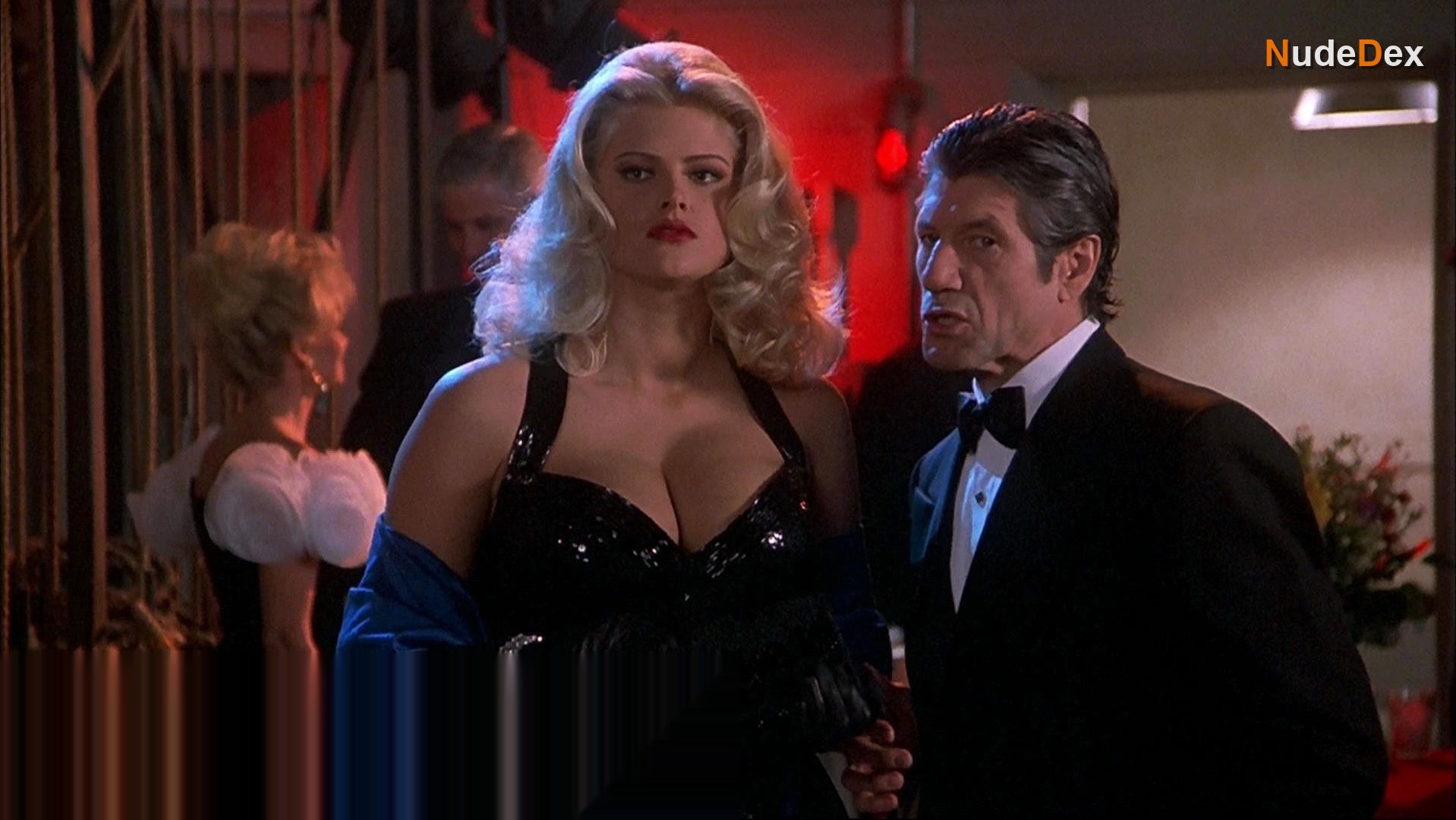 Anna Nicole Smith in Naked Gun 33 1 3 The Final Insult, photo 9