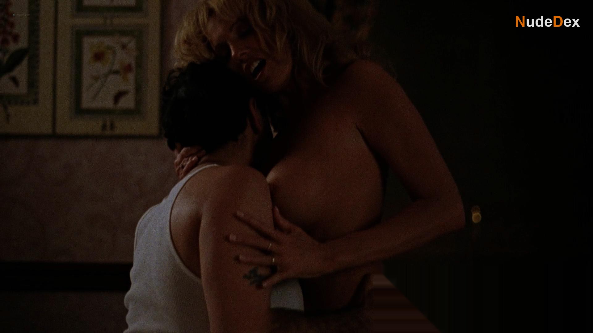 Anna Nicole Smith in To The Limit, photo 3