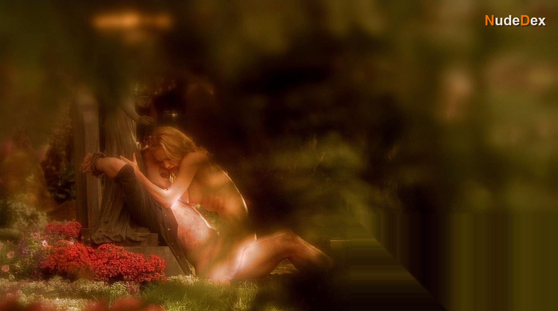 Anna Paquin in True Blood, photo 15