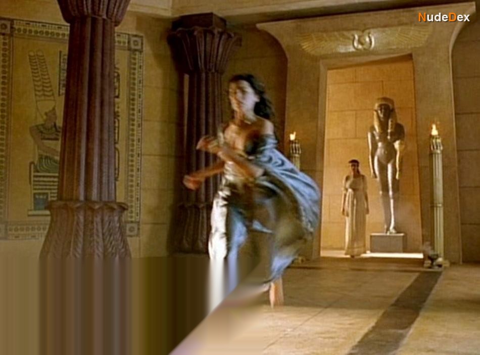 Anna Valle in Augustus, photo 1