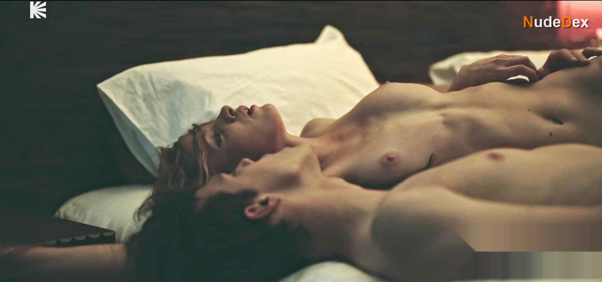 Anna Zavtur in Cicadas, photo 8