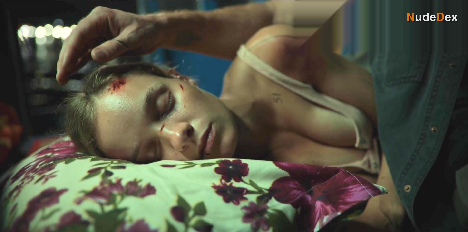 Anna Zavtur in High Season, photo 8