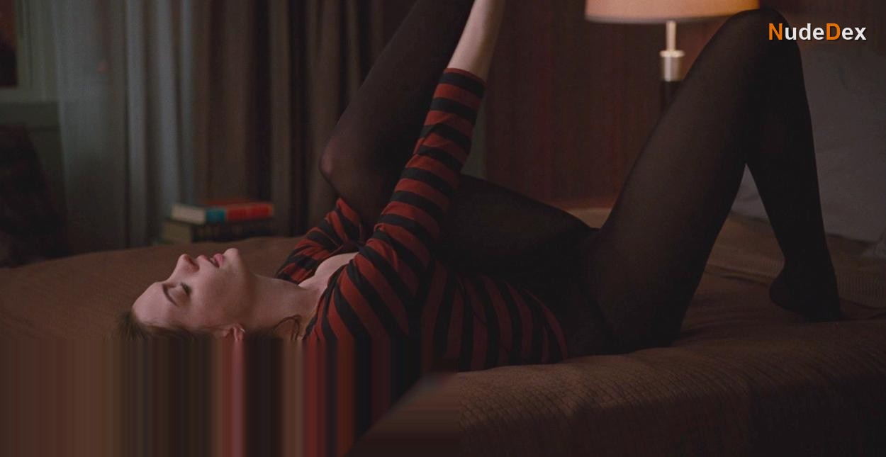 Anne Hathaway in Love And Other Drugs, photo 1