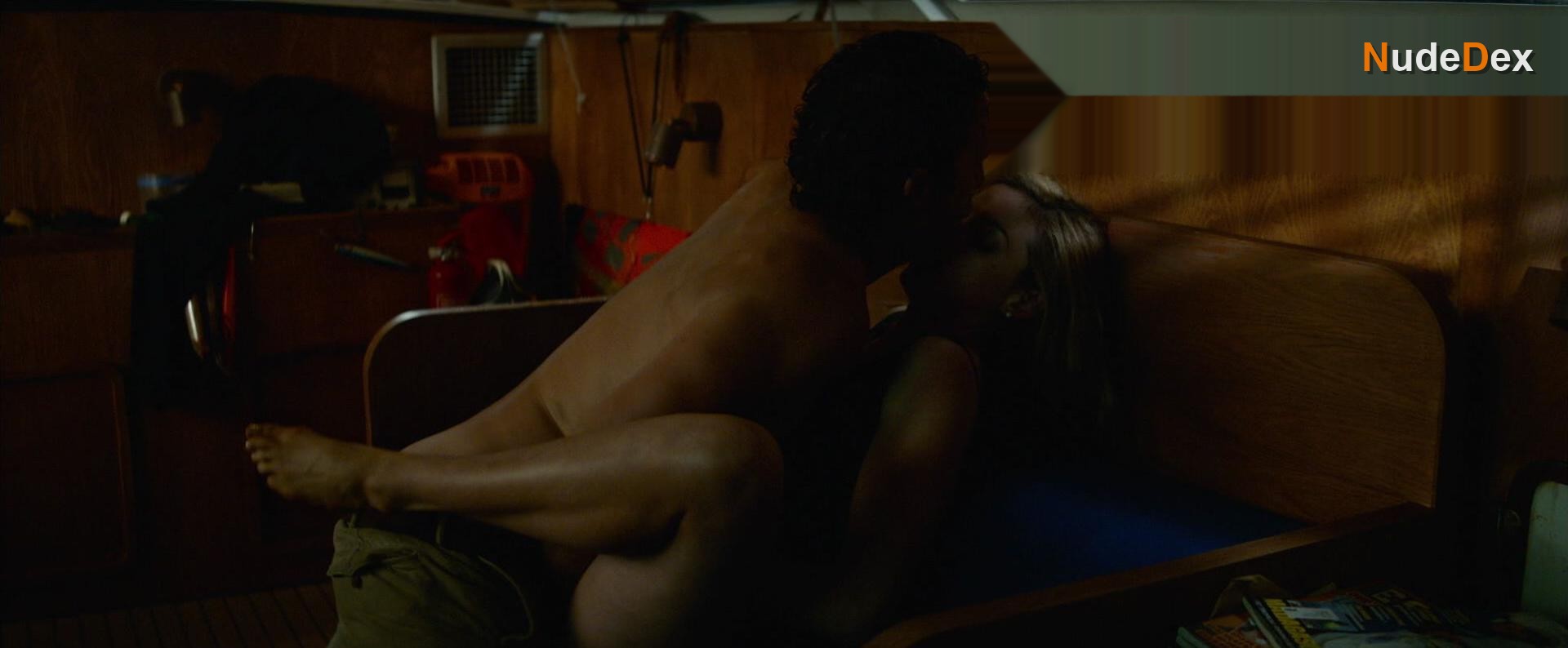 Anne Hathaway in Serenity, photo 2