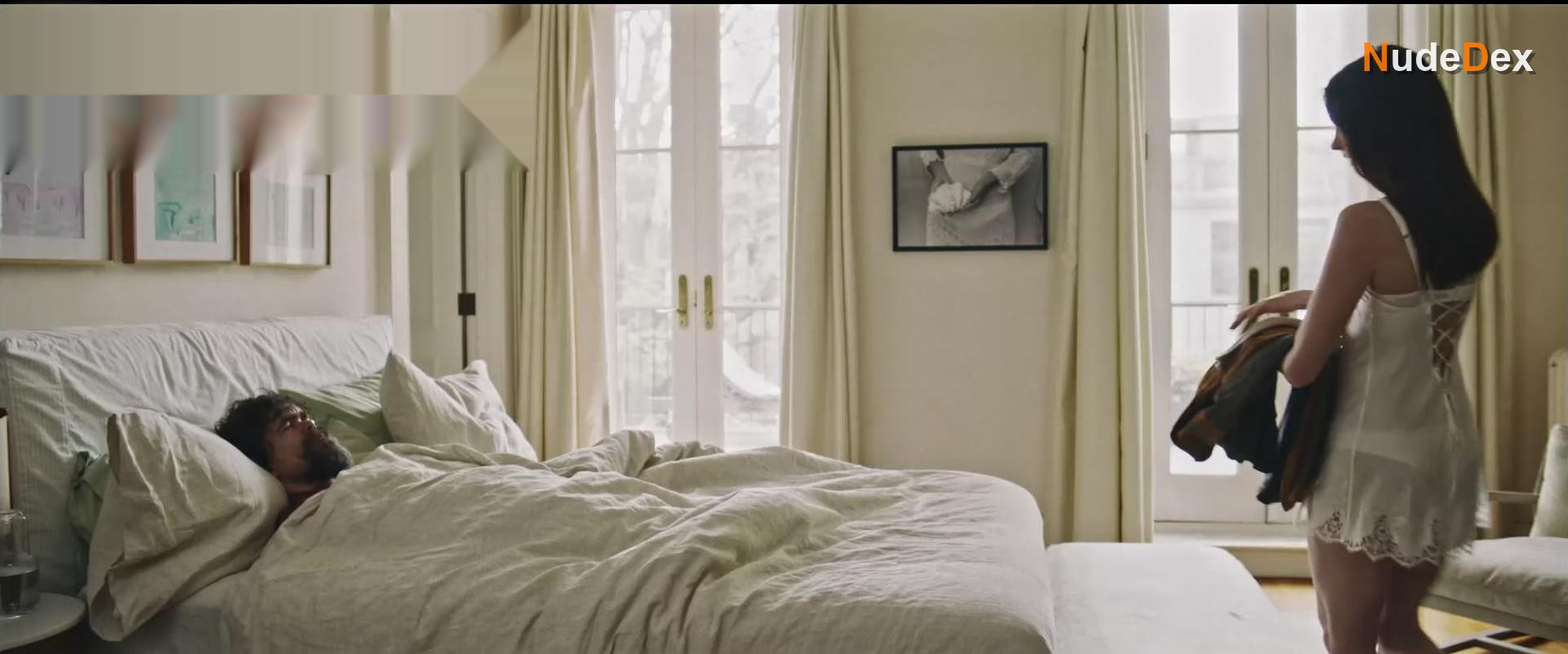 Anne Hathaway in She Came To Me, photo 3