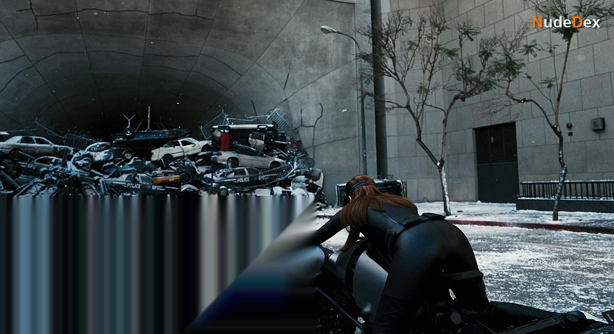 Anne Hathaway in The Dark Knight Rises, photo 1