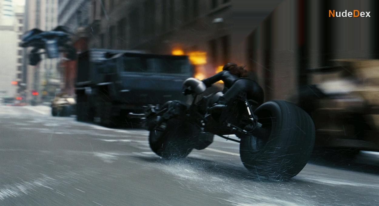 Anne Hathaway in The Dark Knight Rises, photo 3