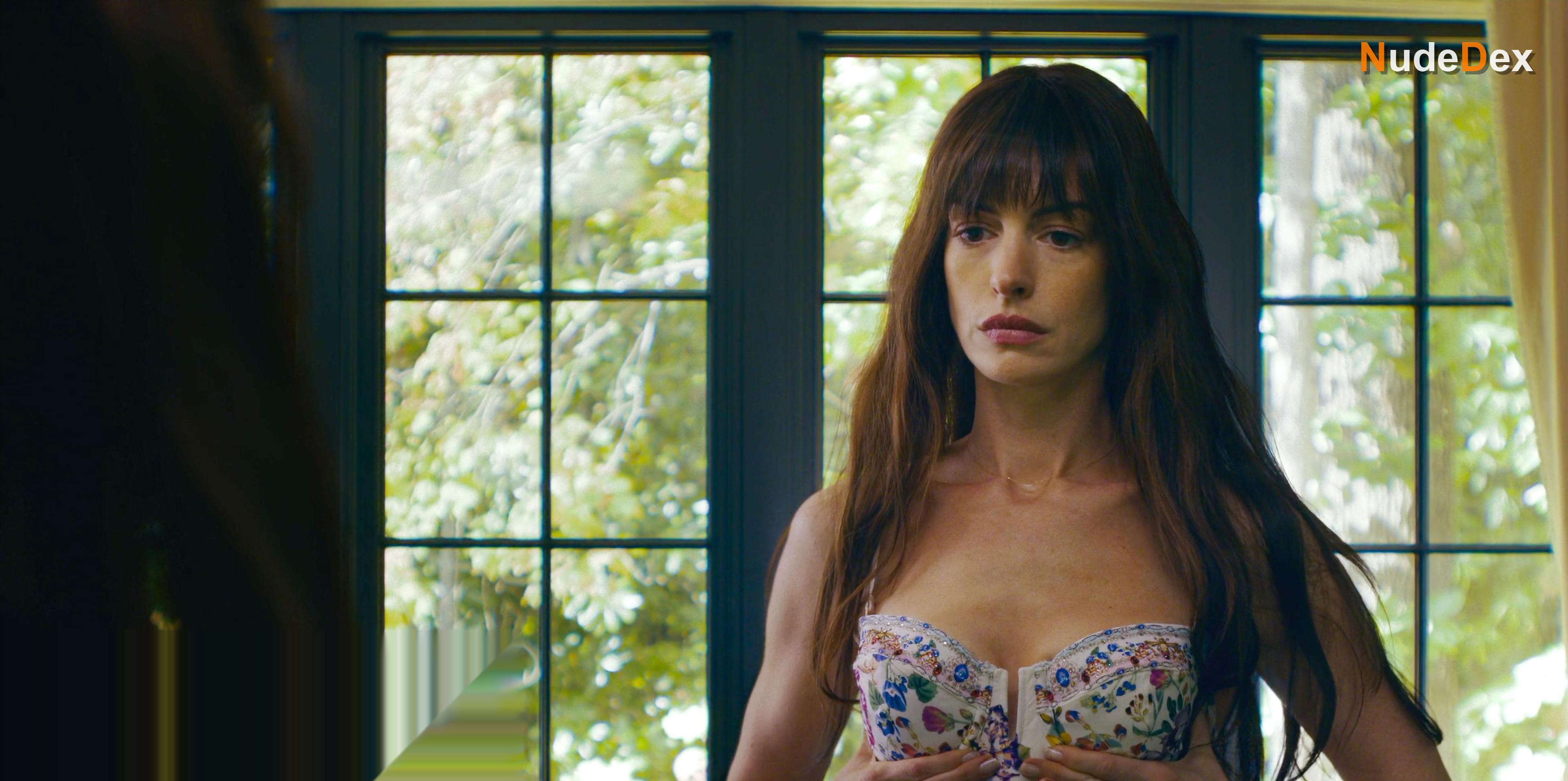Anne Hathaway in The Idea Of You, photo 8