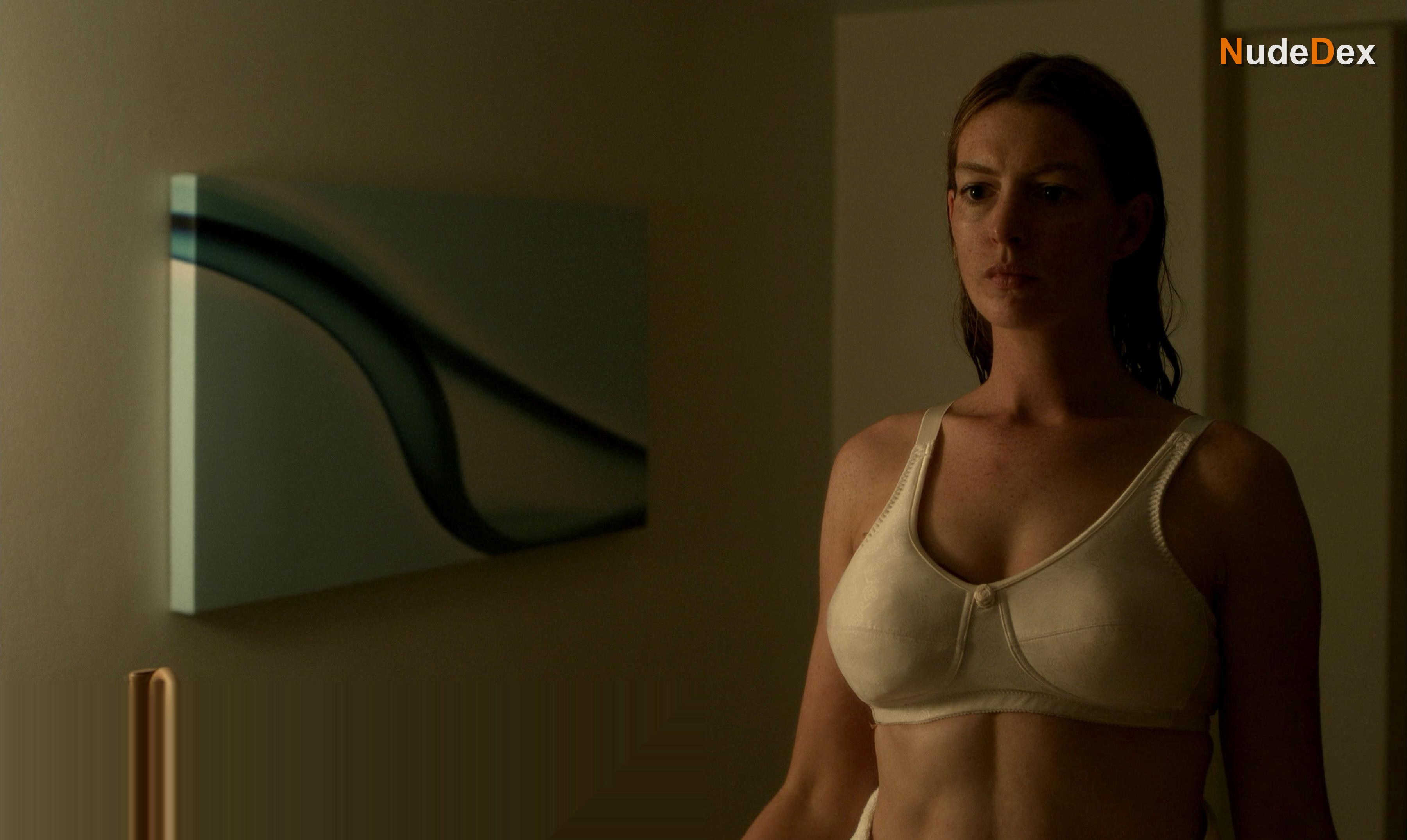 Anne Hathaway in The Last Thing He Wanted, photo 1