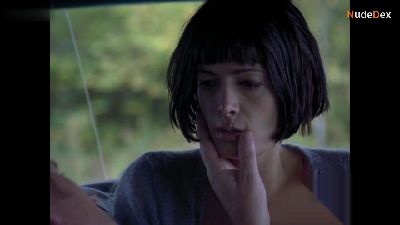 Anne-marie Cadieux in Four Days, photo 1