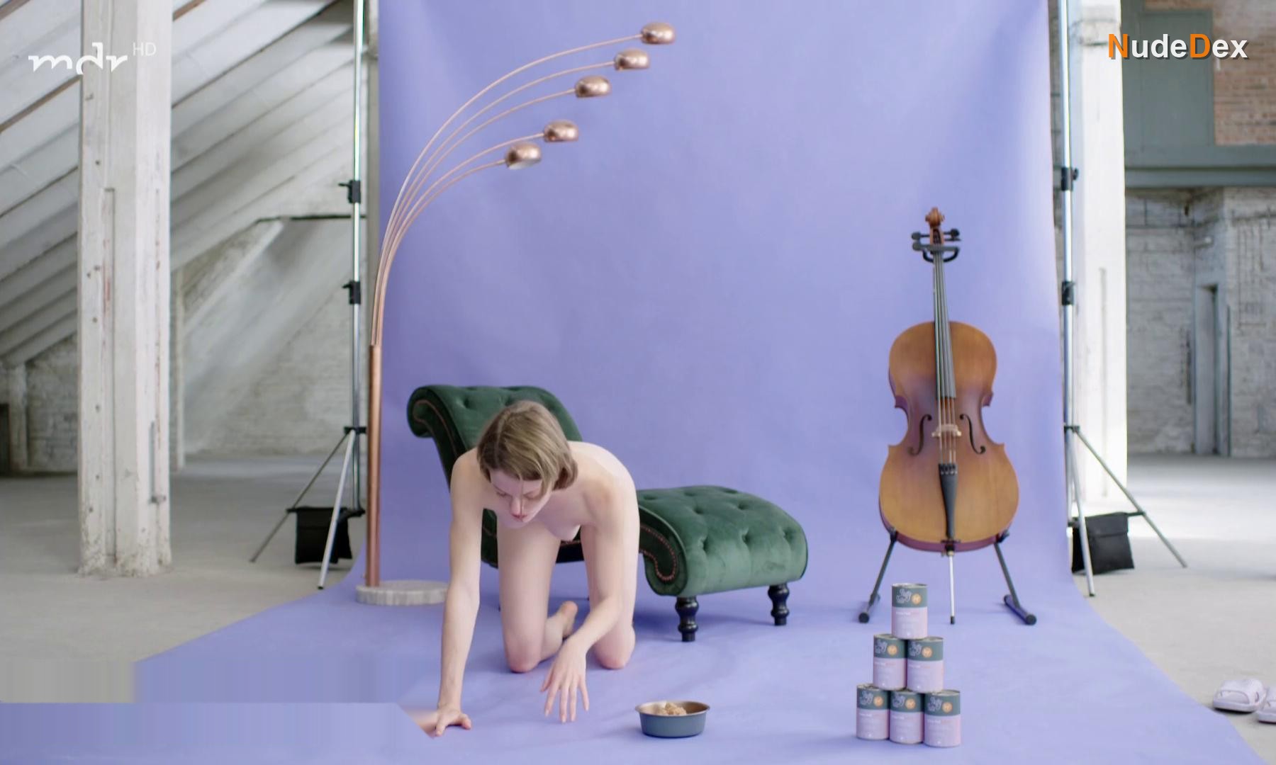 Anne Thoemmes in Fluffy Tales, photo 3
