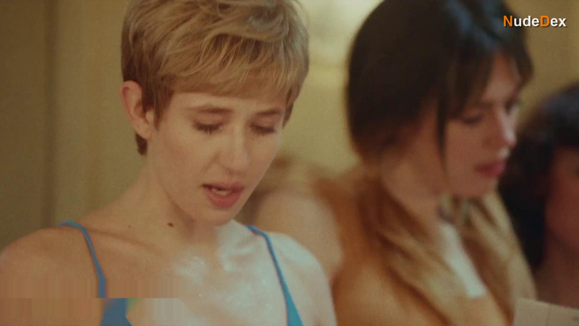 Annika Aakjaer in Chorus Girls, photo 3
