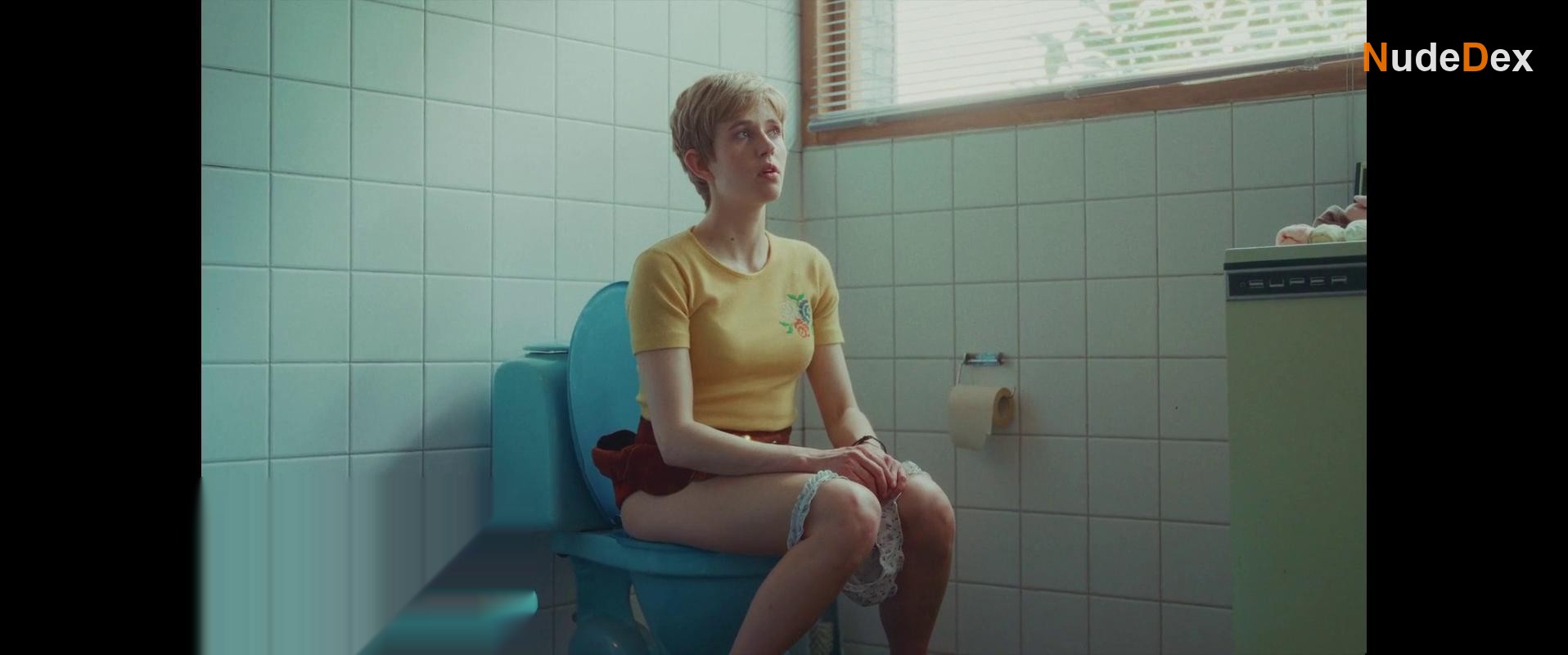 Annika Aakjaer in Chorus Girls, photo 7