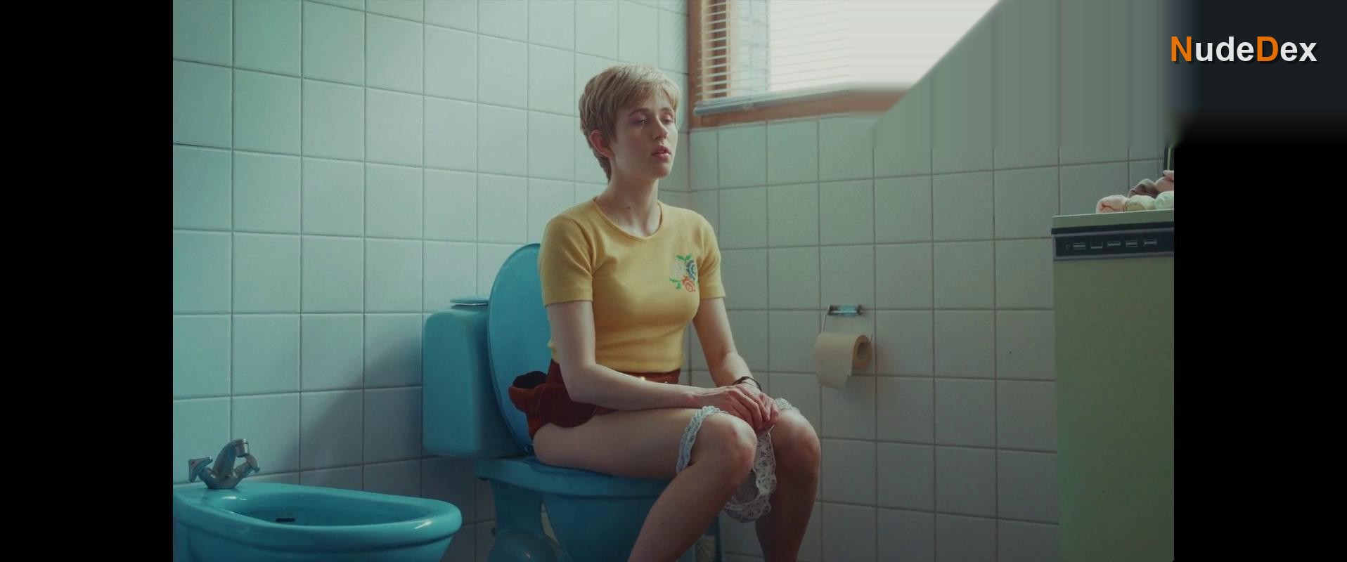 Annika Aakjaer in Chorus Girls, photo 26