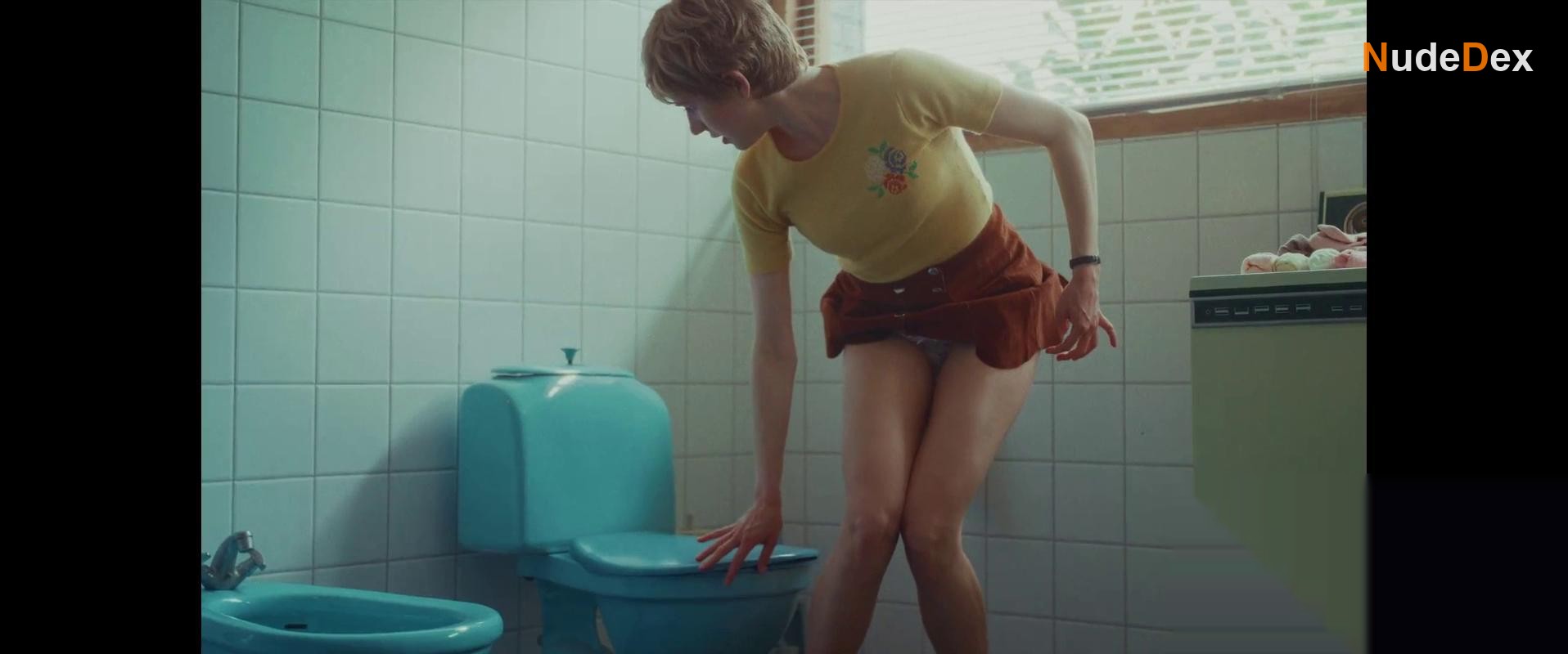 Annika Aakjaer in Chorus Girls, photo 27