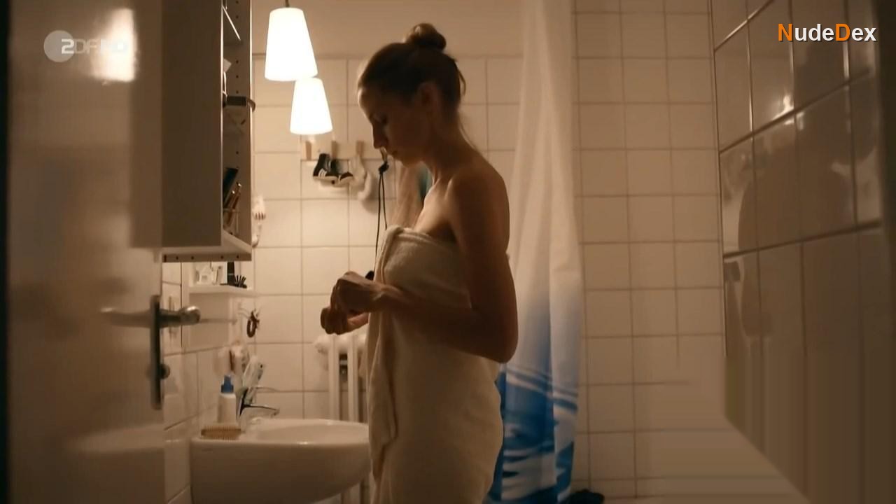 Annika Blendl in Kommissarin Heller Verdeckte Spuren, photo 11