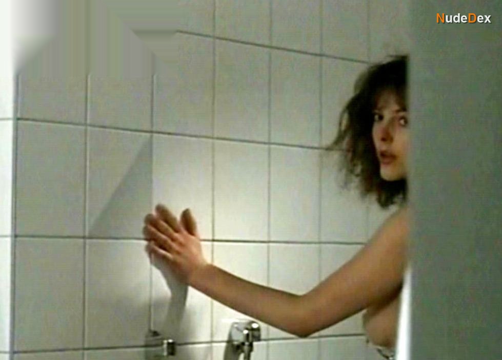 Annika Pages in Man N Sucht Frau, photo 1