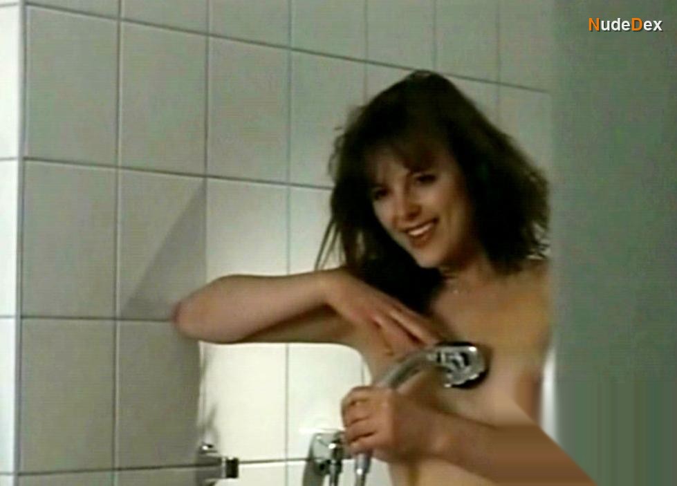 Annika Pages in Man N Sucht Frau, photo 7