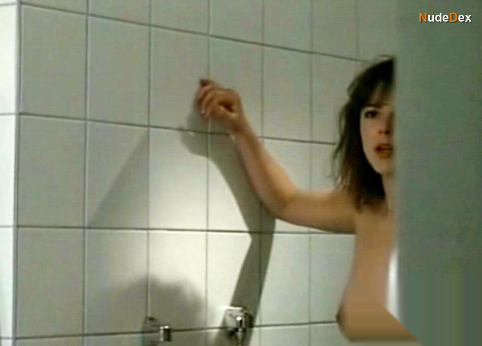 Annika Pages in Man N Sucht Frau, photo 9