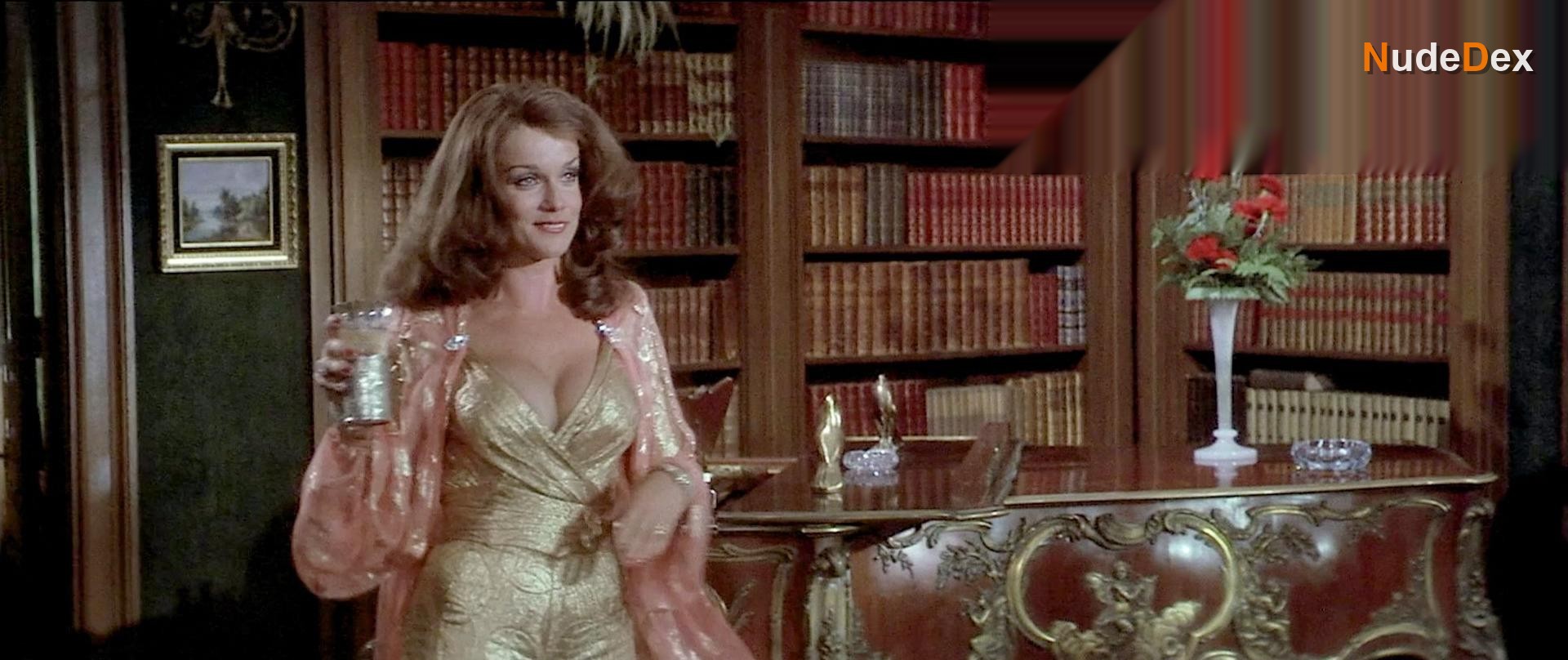 Ann-margret in The Cheap Detective, photo 1