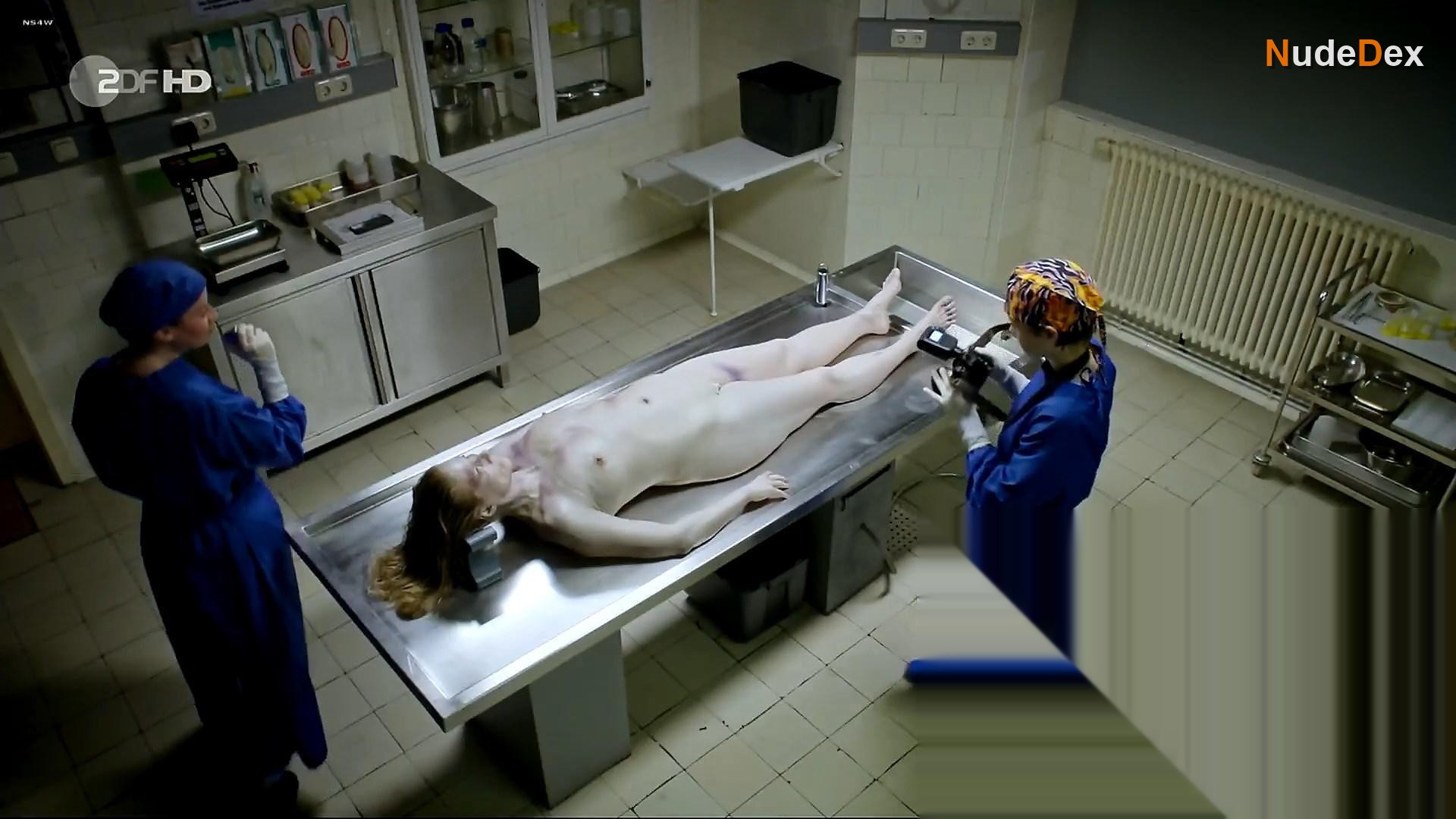 Antje Rau in Theresa Wolff Home Sweet Home, photo 1