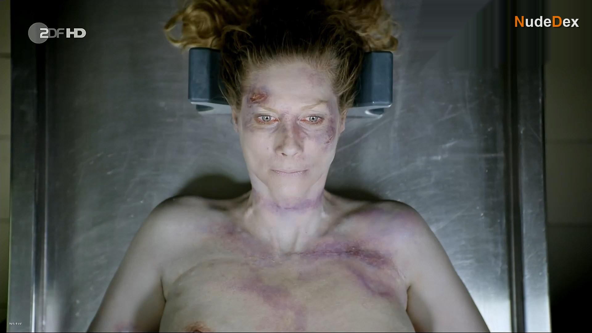Antje Rau in Theresa Wolff Home Sweet Home, photo 4
