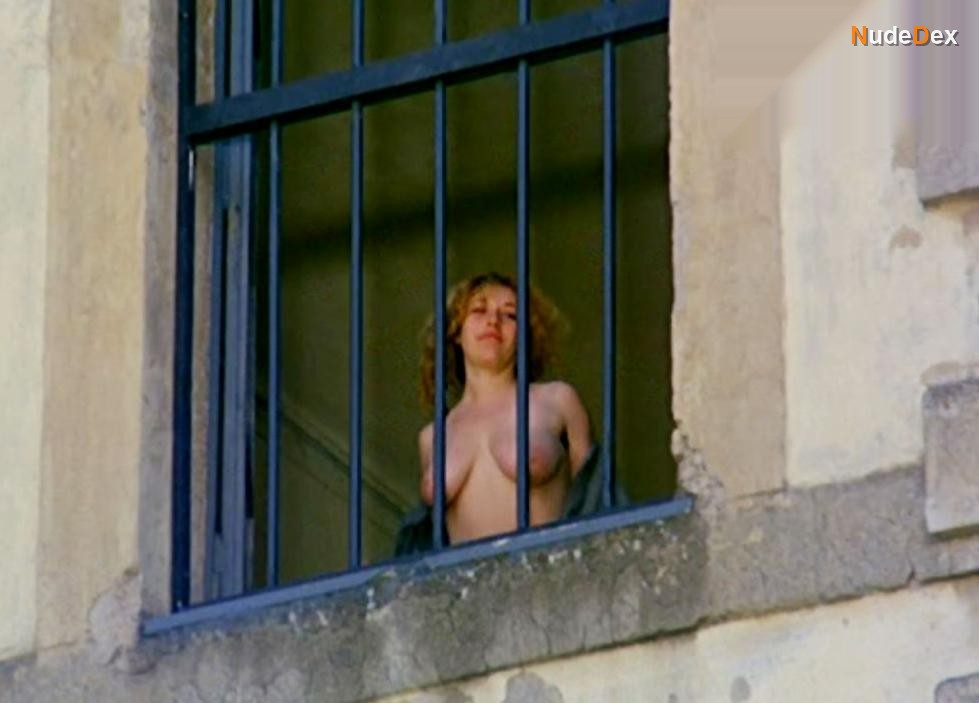 Antonella Giacomini in Violence In A Women S Prison, photo 6