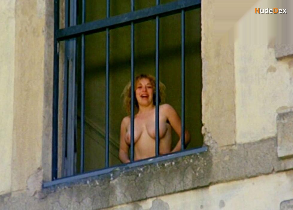 Antonella Giacomini in Violence In A Women S Prison, photo 7