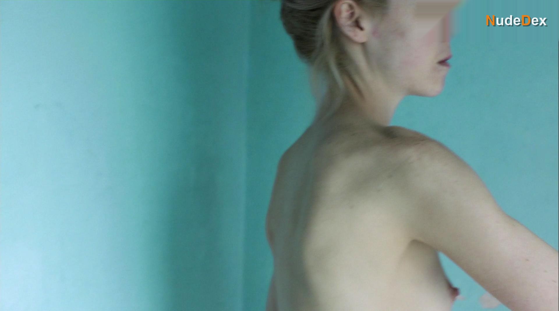 Antonia Campbell-hughes in Kelly + Victor, photo 1
