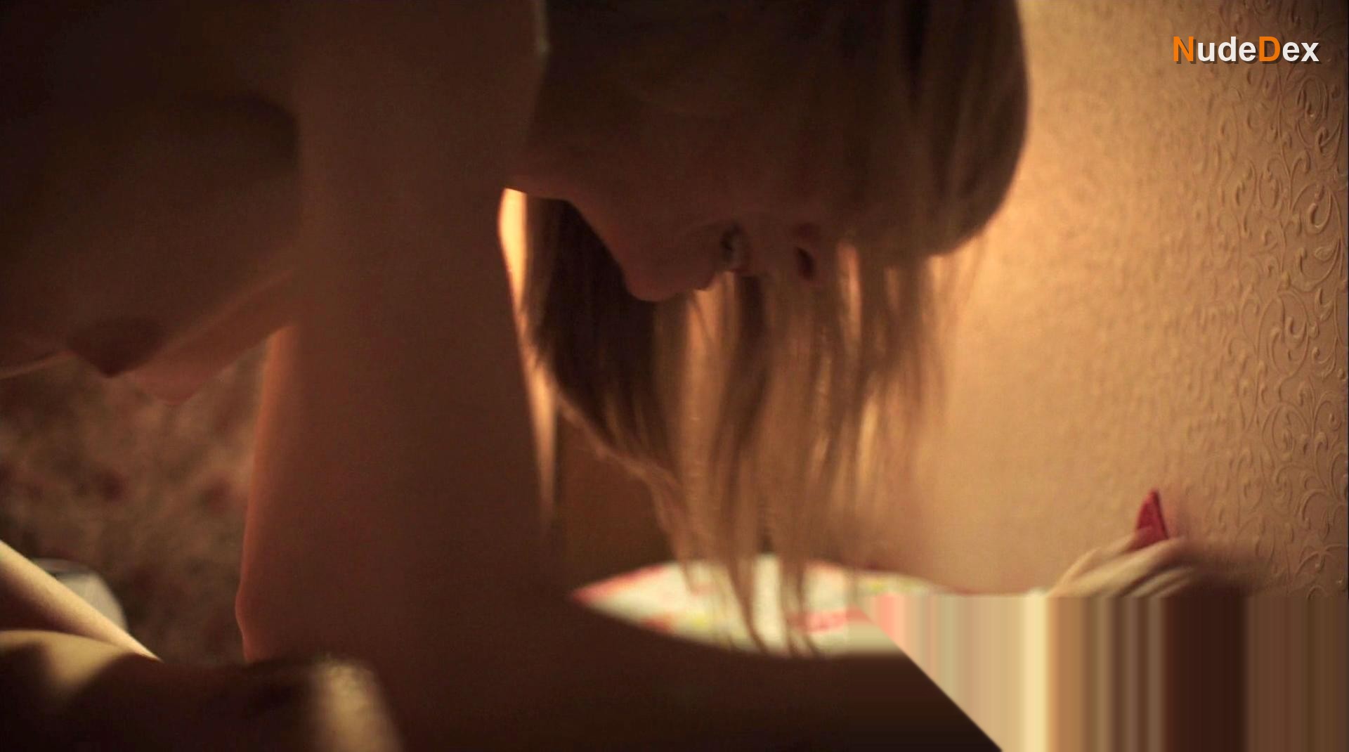 Antonia Campbell-hughes in Kelly + Victor, photo 9