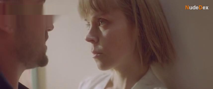 Antonia Campbell-hughes in The Other Me, photo 5