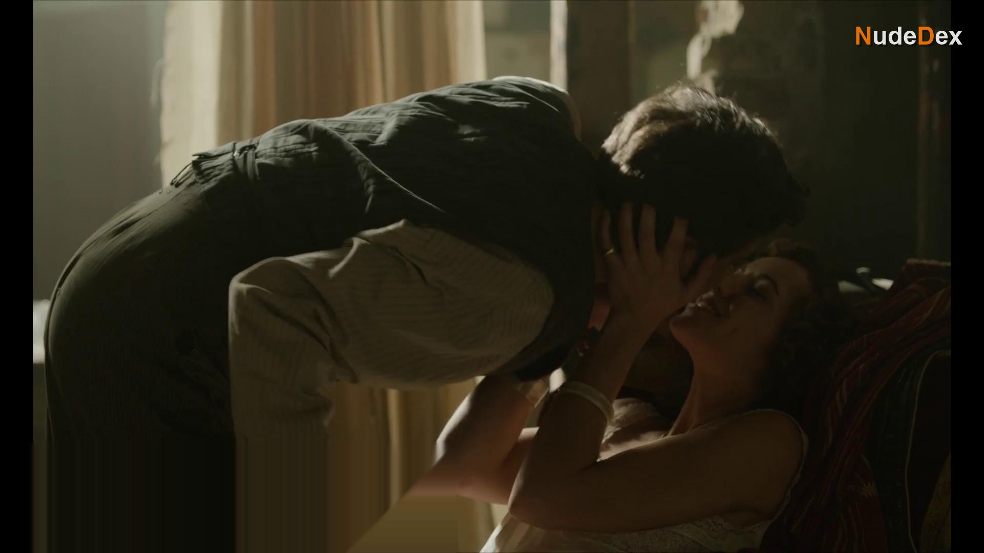 Antonia Desplat in Modi: Three Days On The Wing Of Madness, photo 4