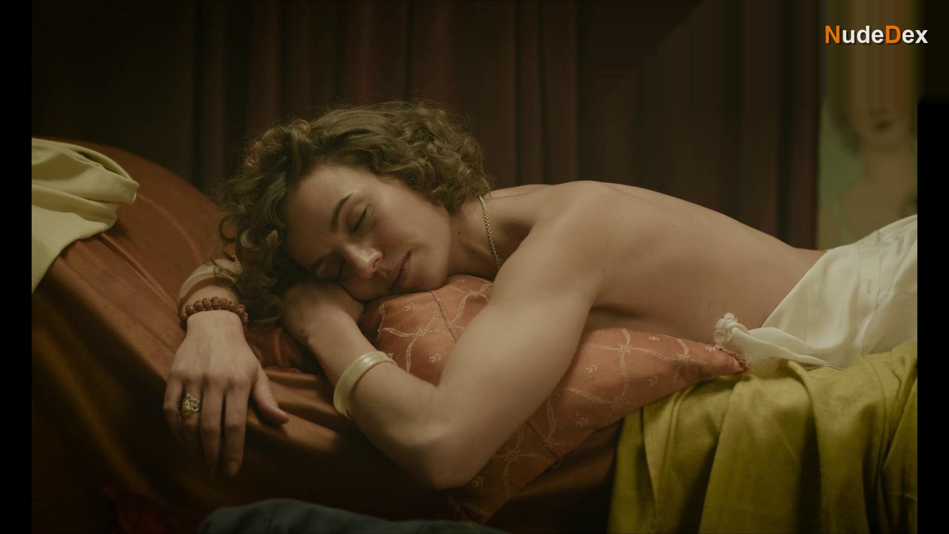 Antonia Desplat in Modi: Three Days On The Wing Of Madness, photo 5