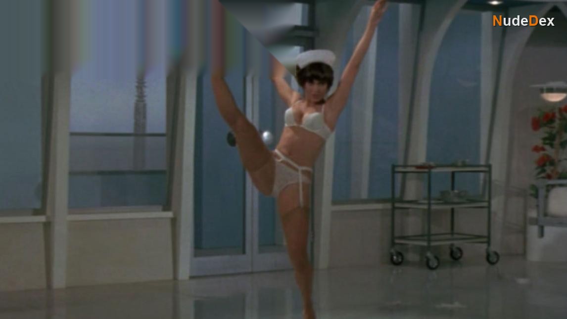 Antonia Ellis in Percy, photo 6