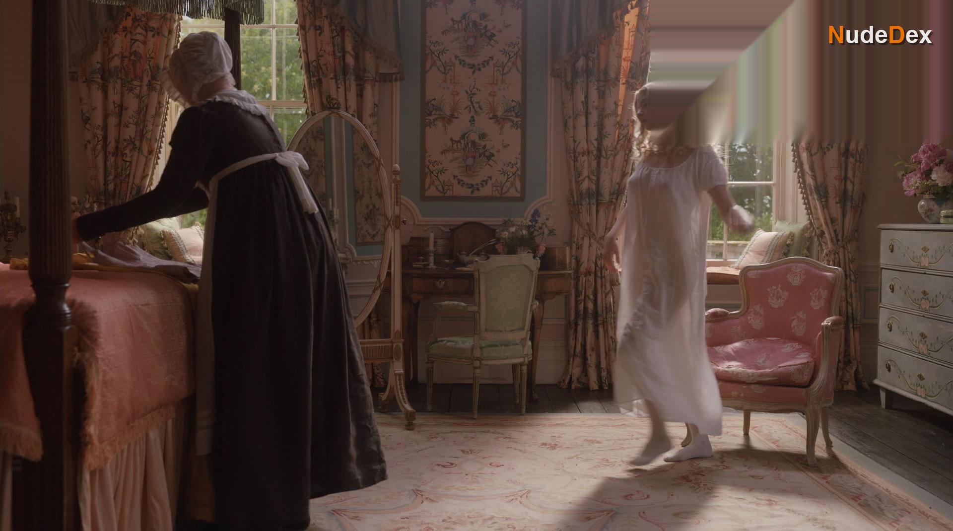 Anya Taylor-joy in Emma, photo 3