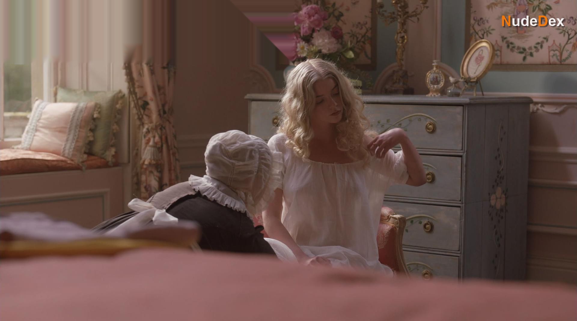 Anya Taylor-joy in Emma, photo 4