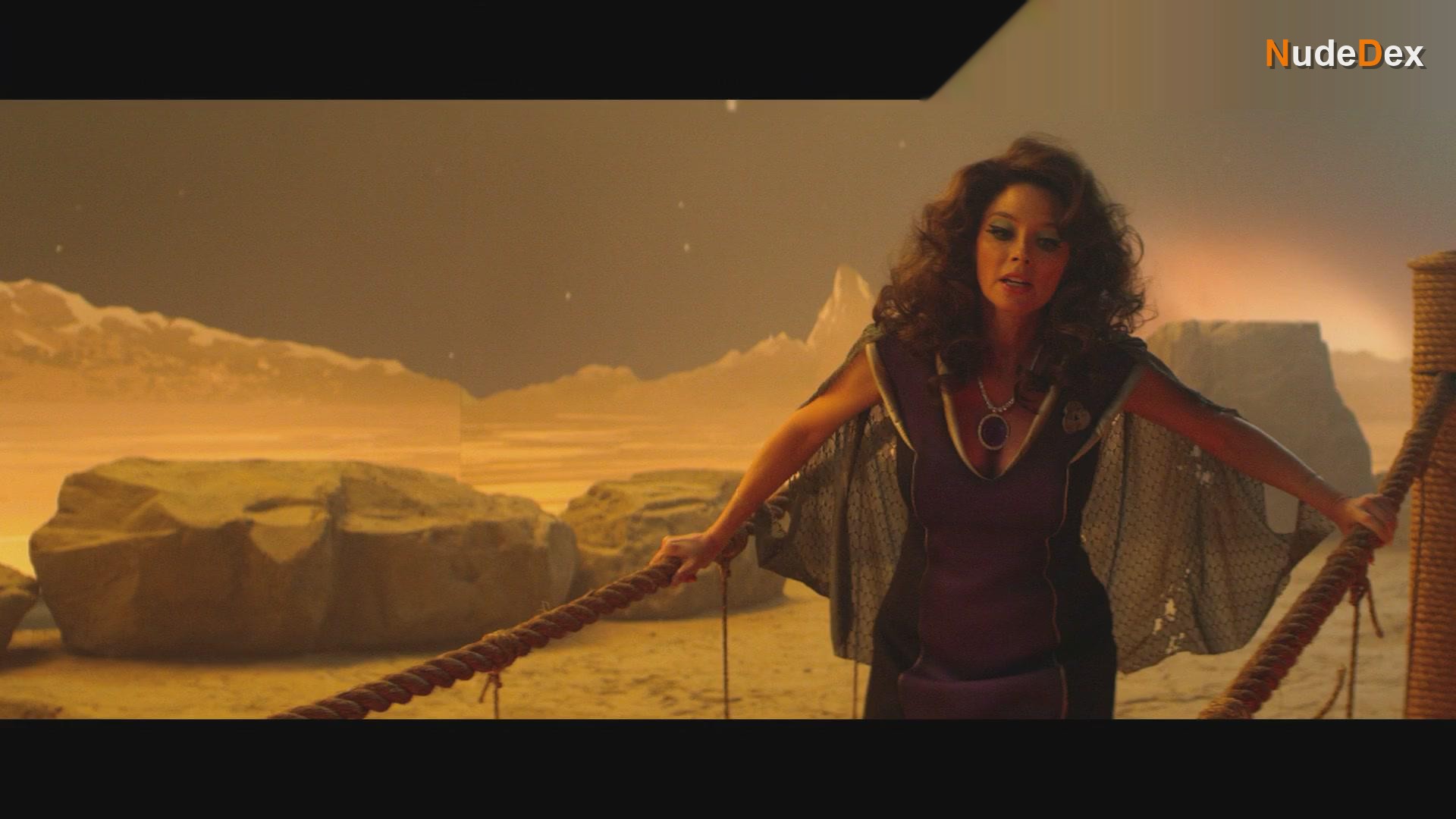 April Bowlby in Doom Patrol, photo 10