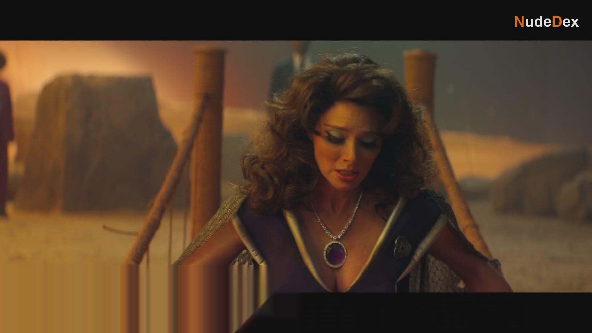 April Bowlby in Doom Patrol, photo 16