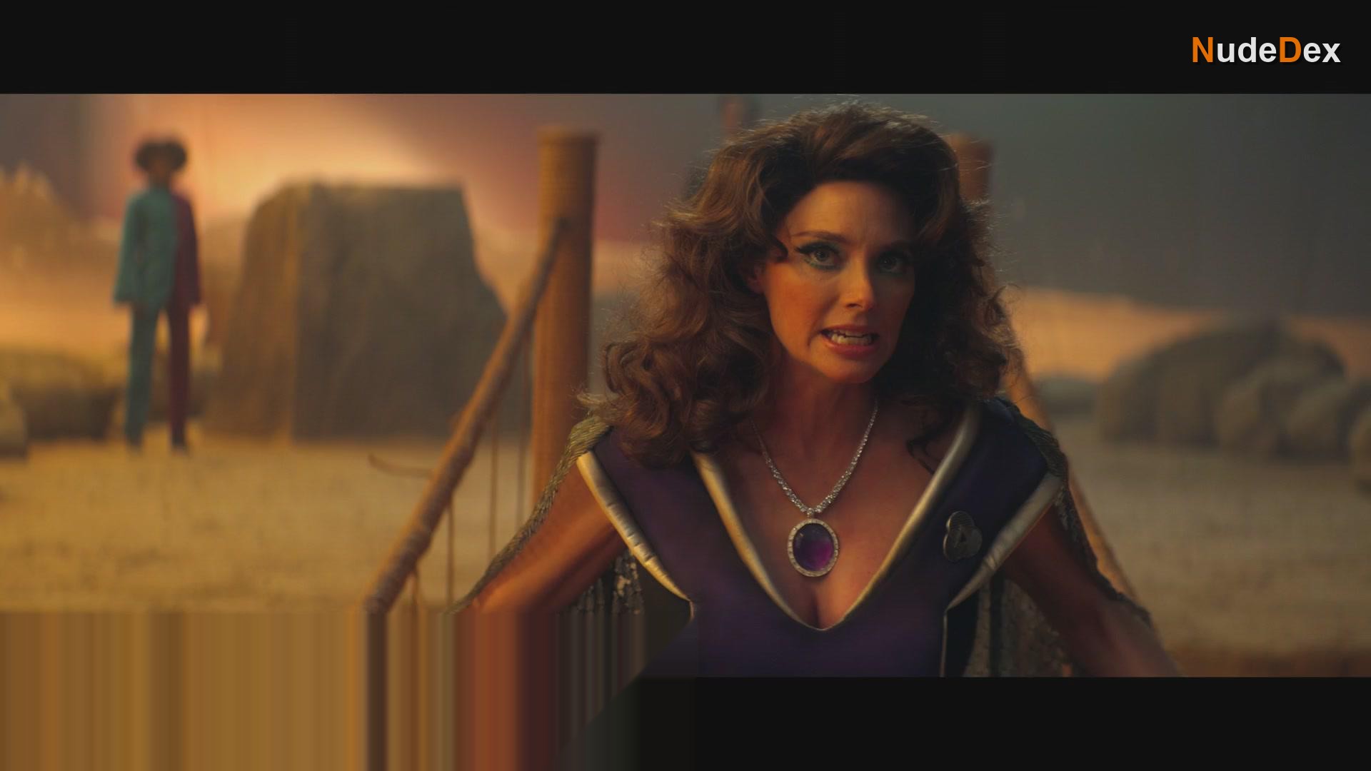 April Bowlby in Doom Patrol, photo 19