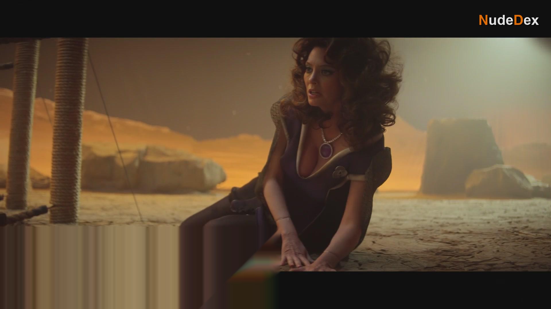 April Bowlby in Doom Patrol, photo 20