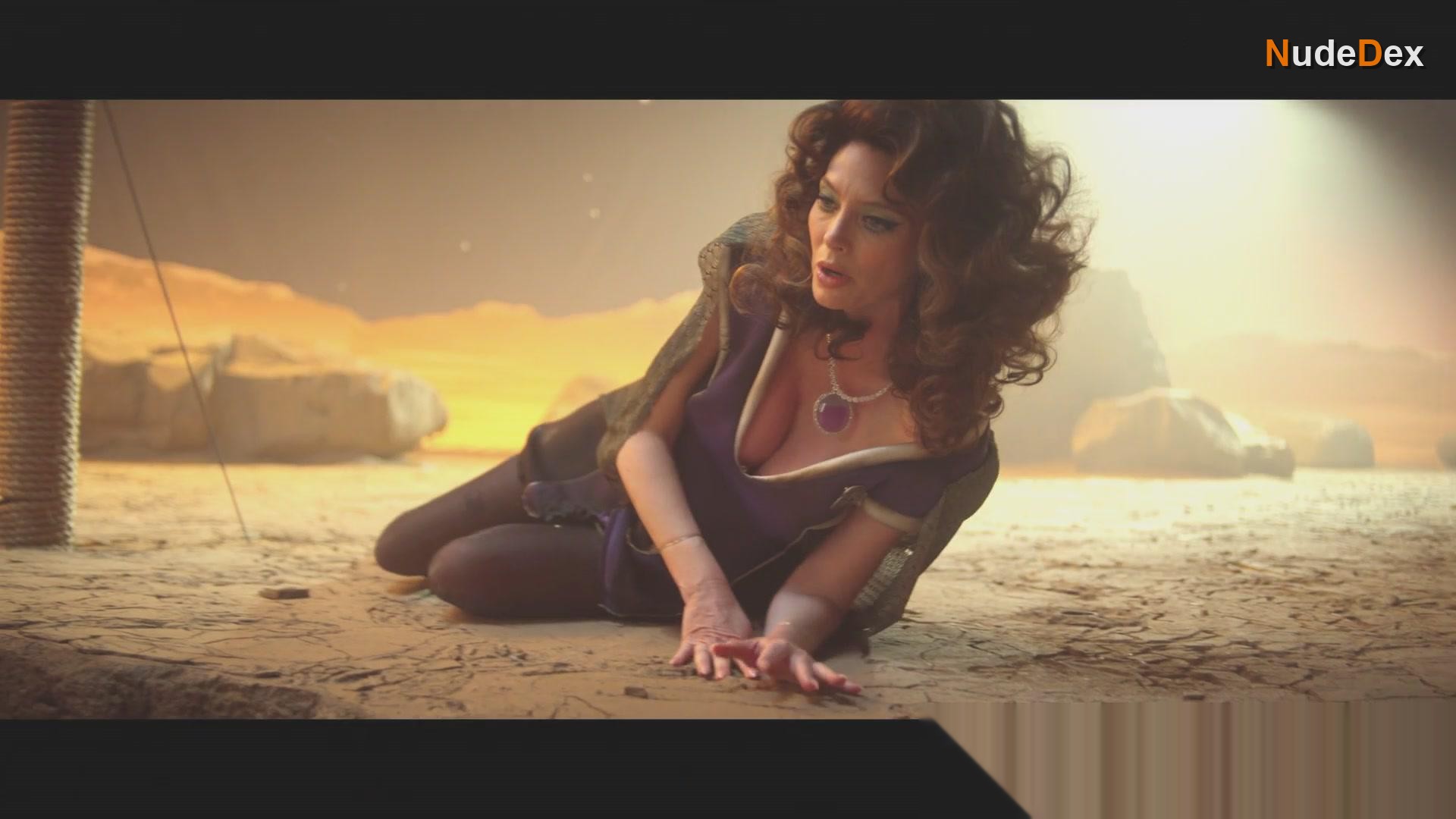 April Bowlby in Doom Patrol, photo 21