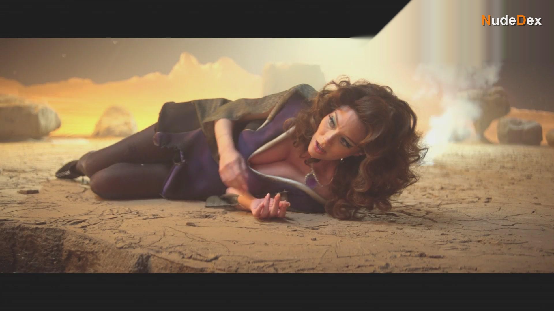 April Bowlby in Doom Patrol, photo 33