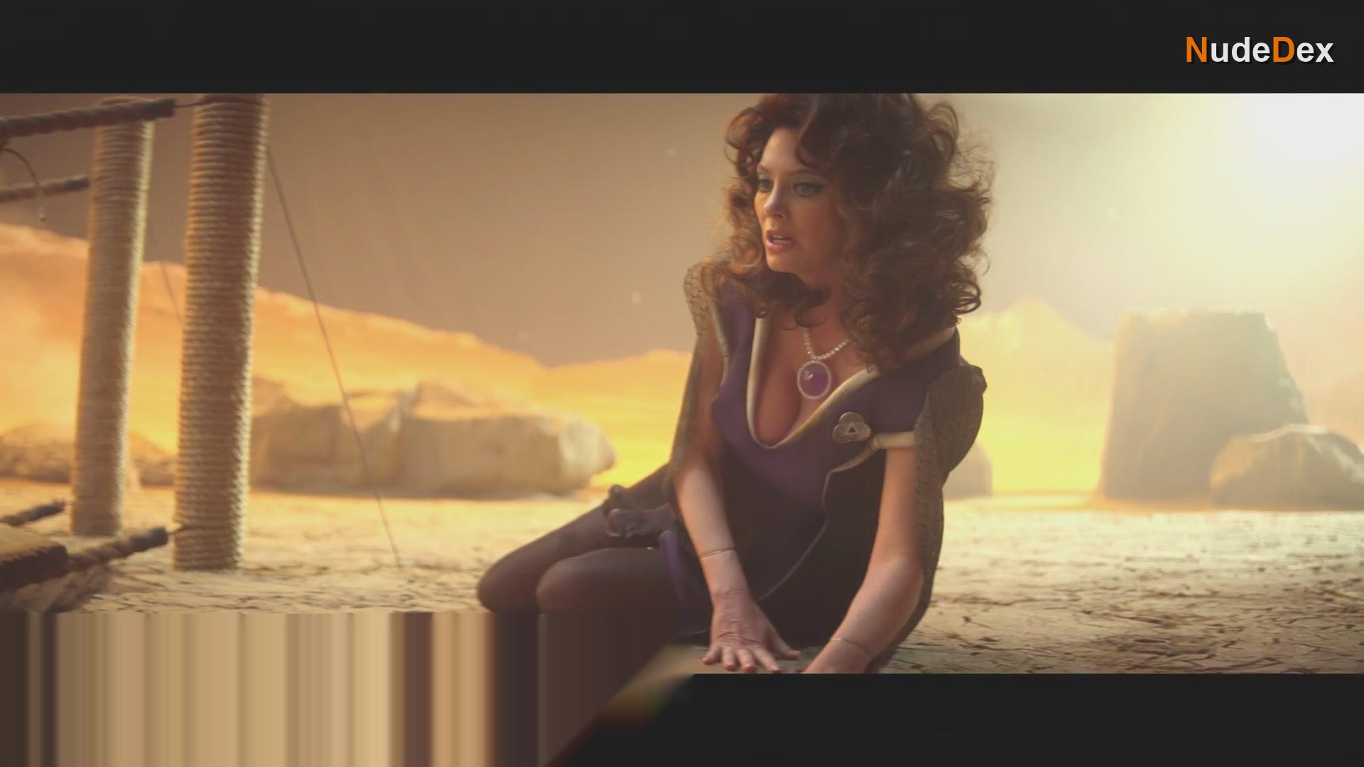 April Bowlby in Doom Patrol, photo 36